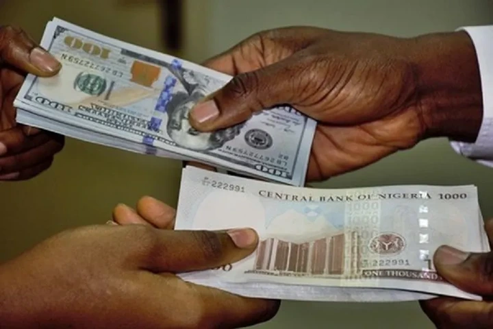 Naira is losing value compared to the dollar again