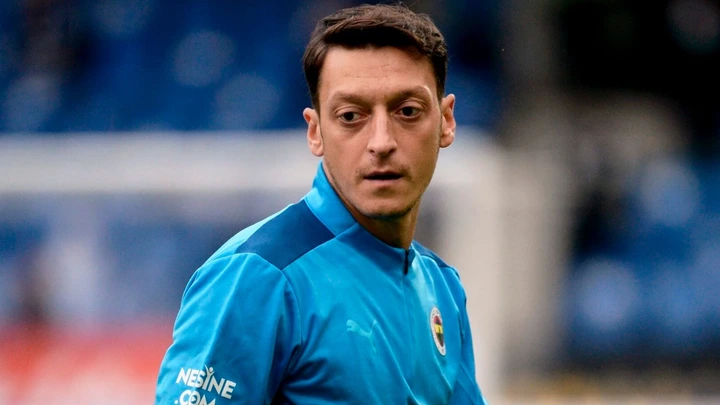 Ozil reveals details about his connection with Ronaldo, emphasizing the many assists he provided