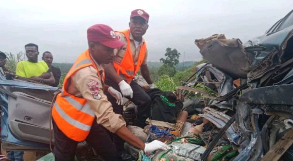 OMG: Six Dead, 3 Injured In Lagos-Ibadan Expressway Accident