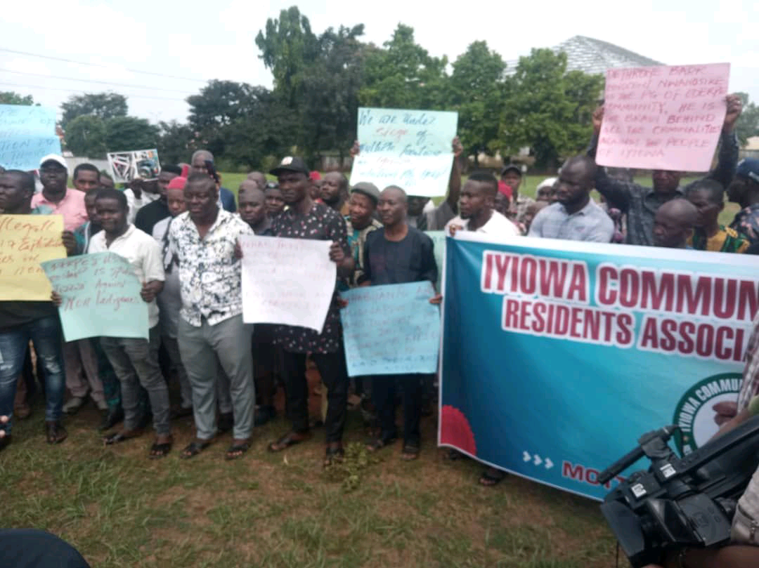 Landlords Association In Anambra Takes Protest Down To Gov’t House Awka