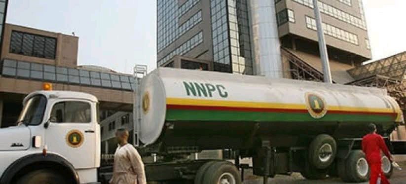 JUST-IN: 300 NNPC trucks arrive Dangote Refinery Ahead of Petrol Loading