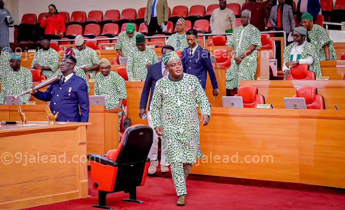 Lagos Assembly suspends Alimosho council chairman