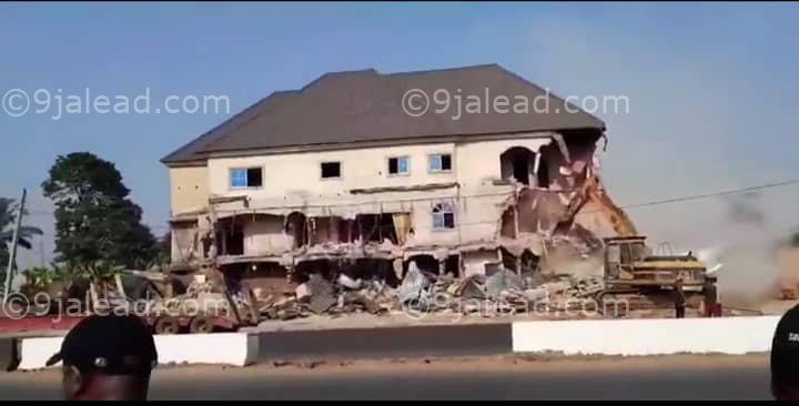 LAST MINUTE: Anambra govt demolishes kidnappers’ den disguised as hotel